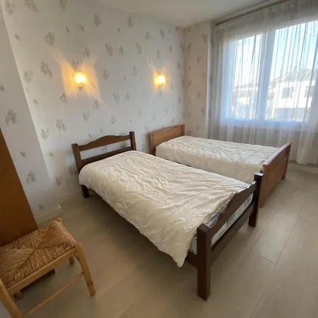 Maison De A Avec Jardin Et Garage, Proche Plages - Fr-1-709-38 Holiday home *