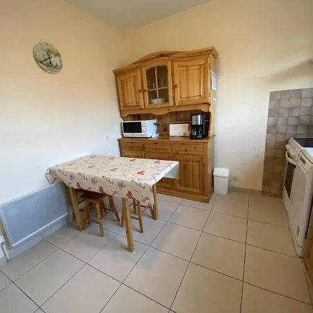 Maison De A Avec Jardin Et Garage, Proche Plages - Fr-1-709-38 *