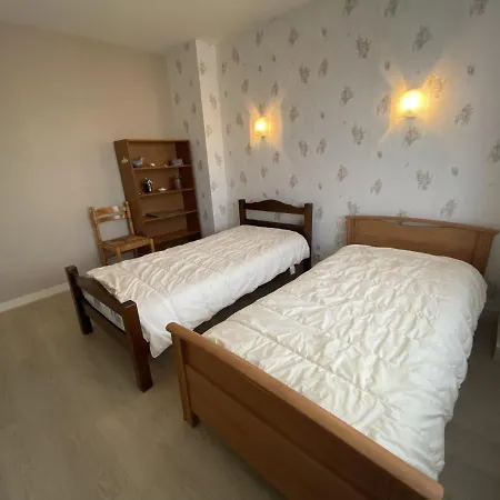 Maison Familiale à : Plages, Jardin, Garage - Fr-1-709-38