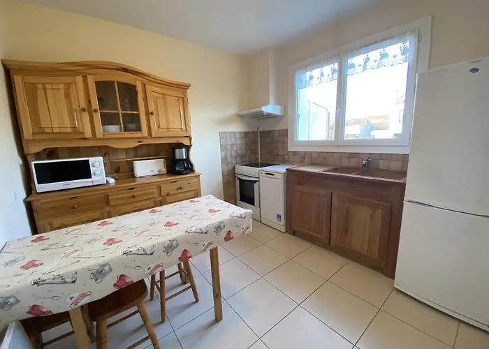 Maison De A Avec Jardin Et Garage, Proche Plages - Fr-1-709-38