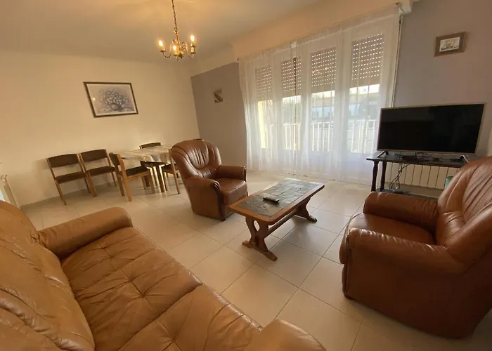 Maison De A Avec Jardin Et Garage, Proche Plages - Fr-1-709-38 *