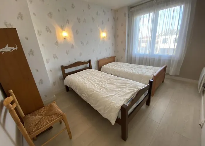 Maison De A Avec Jardin Et Garage, Proche Plages - Fr-1-709-38 度假居 *